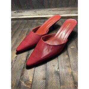 Newport News Women's Sz 8.5 B Red/Maroon Leather Upper Pointed Toe Slides